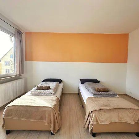 2 Bed Flat - Sleeps 4 - Pets - Parking - Wifi Villingen-Schwenningen