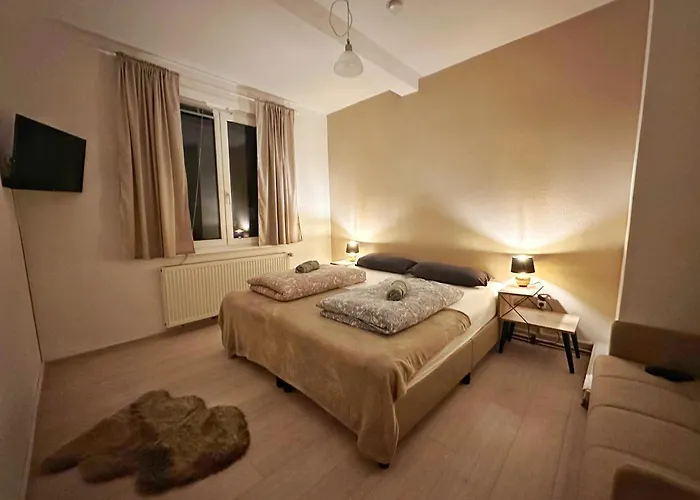 Lägenhet 2 Bed Flat - Sleeps 4 - Pets - Parking - Wifi Villingen-Schwenningen